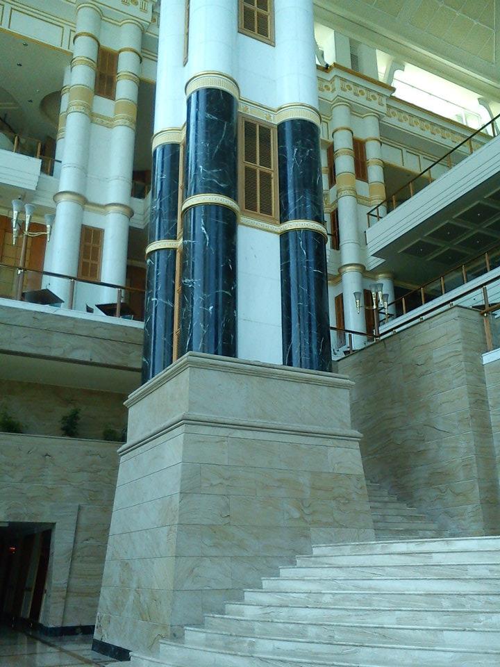 196132_10151086674518833_1295993850_n