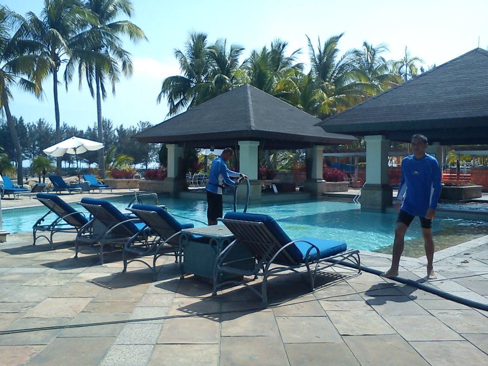 539612_10151086673493833_629073339_n