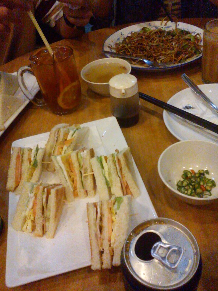 562115_10151073223563833_2144585520_n